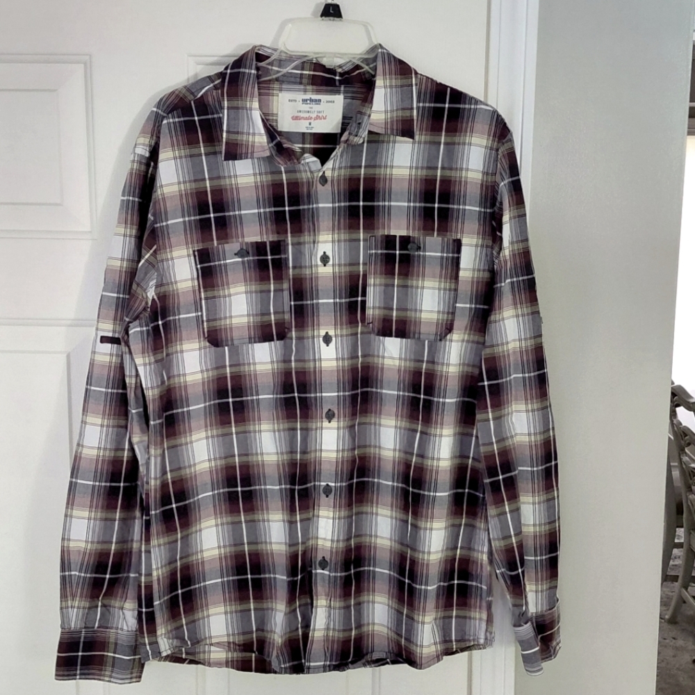 Urban Pipeline Soft Ultimate Shirt Plaid Mens Button Down 100% Cotton. Size M.